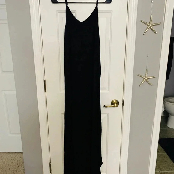 🌟Black Maxi Dress🌟 - Picture 4 of 5